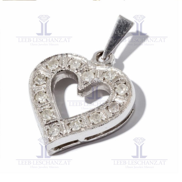 Anhänger in Herzform mit Diamanten