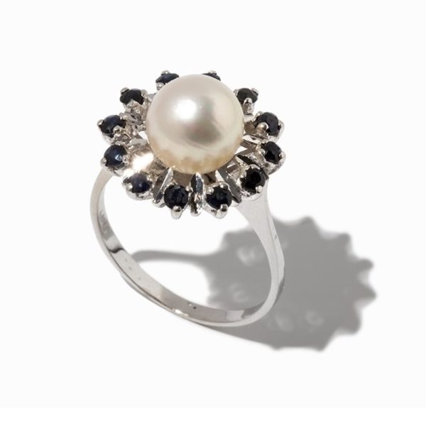 Demi-Parure mit Akojaperlen & Saphiren Ring