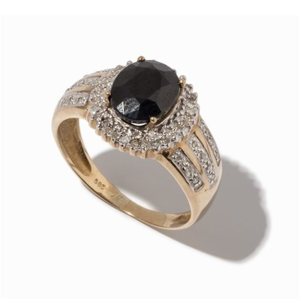 Dreiteiliges Parure mit 130 Diamanten und 4 Saphiren Ring